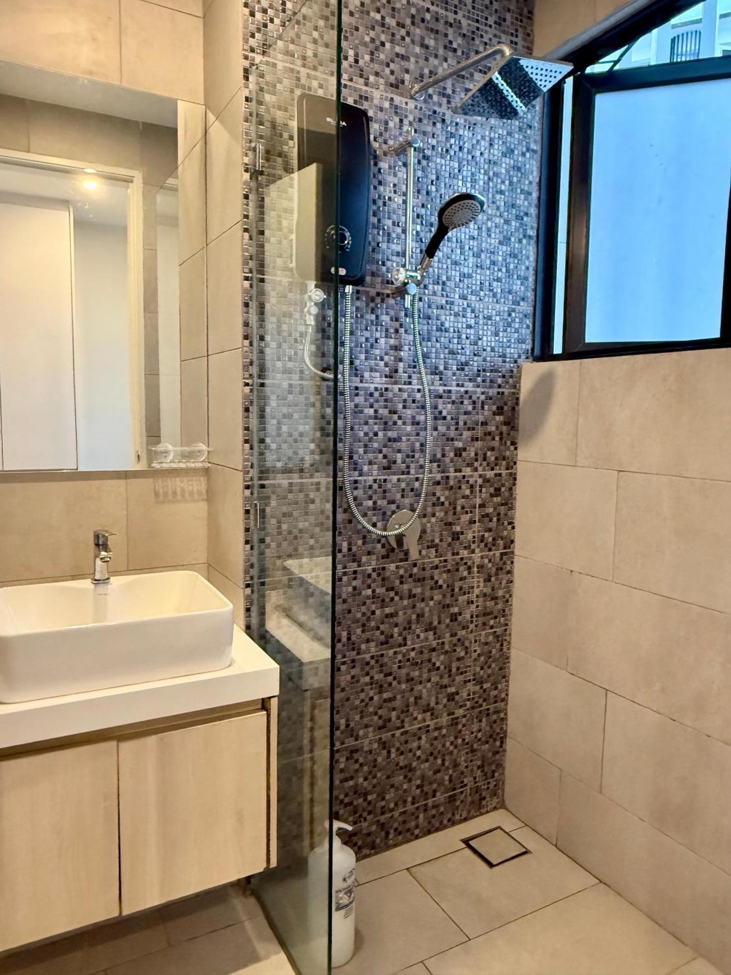קוטה קינבלו The Shore Executive Suites By Ys Luxury מראה חיצוני תמונה